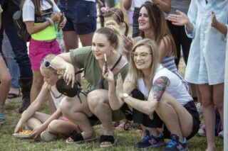 piknik rodzinny na plaży w Uhowie Sobótka 2021