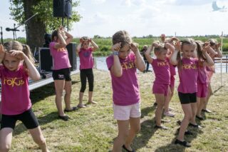 piknik rodzinny na plaży w Uhowie Sobótka 2021