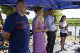 piknik rodzinny na plaży w Uhowie Sobótka 2021