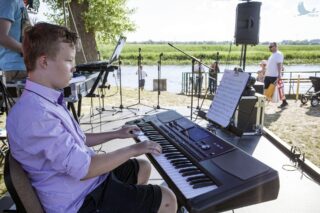 piknik rodzinny na plaży w Uhowie Sobótka 2021