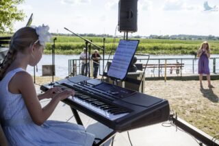 piknik rodzinny na plaży w Uhowie Sobótka 2021