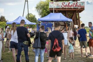 piknik rodzinny na plaży w Uhowie Sobótka 2021