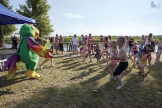 piknik rodzinny na plaży w Uhowie Sobótka 2021