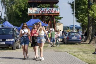 piknik rodzinny na plaży w Uhowie Sobótka 2021