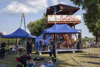 piknik rodzinny na plaży w Uhowie Sobótka 2021