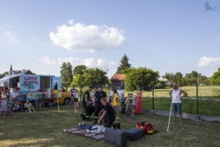 piknik rodzinny na plaży w Uhowie Sobótka 2021