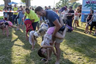 piknik rodzinny na plaży w Uhowie Sobótka 2021