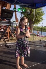 piknik rodzinny na plaży w Uhowie Sobótka 2021