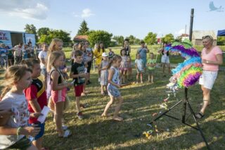 piknik rodzinny na plaży w Uhowie Sobótka 2021