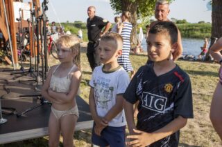 piknik rodzinny na plaży w Uhowie Sobótka 2021