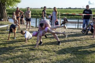 piknik rodzinny na plaży w Uhowie Sobótka 2021