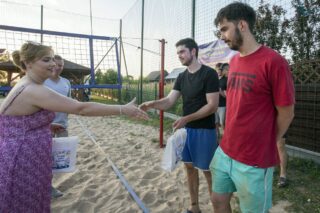 piknik rodzinny na plaży w Uhowie Sobótka 2021