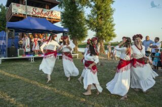 piknik rodzinny na plaży w Uhowie Sobótka 2021