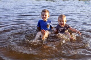 piknik rodzinny na plaży w Uhowie Sobótka 2021