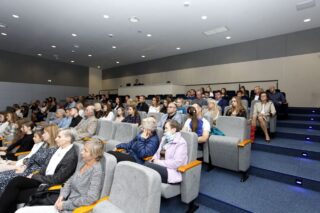 Gala stypendystów Burmistrza Łap. Sala widowiskowa DKLapy.PL