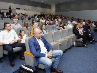 Gala stypendystów Burmistrza Łap. Sala widowiskowa DKLapy.PL