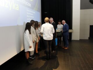 Gala stypendystów Burmistrza Łap. Sala widowiskowa DKLapy.PL