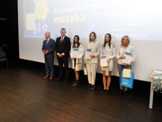 Gala stypendystów Burmistrza Łap. Sala widowiskowa DKLapy.PL