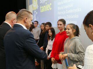 Gala stypendystów Burmistrza Łap. Sala widowiskowa DKLapy.PL