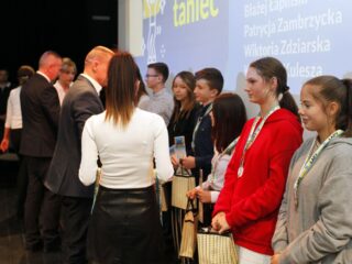 Gala stypendystów Burmistrza Łap. Sala widowiskowa DKLapy.PL