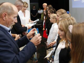 Gala stypendystów Burmistrza Łap. Sala widowiskowa DKLapy.PL