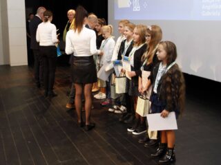 Gala stypendystów Burmistrza Łap. Sala widowiskowa DKLapy.PL