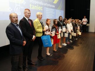 Gala stypendystów Burmistrza Łap. Sala widowiskowa DKLapy.PL