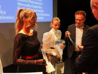 Gala stypendystów Burmistrza Łap. Sala widowiskowa DKLapy.PL