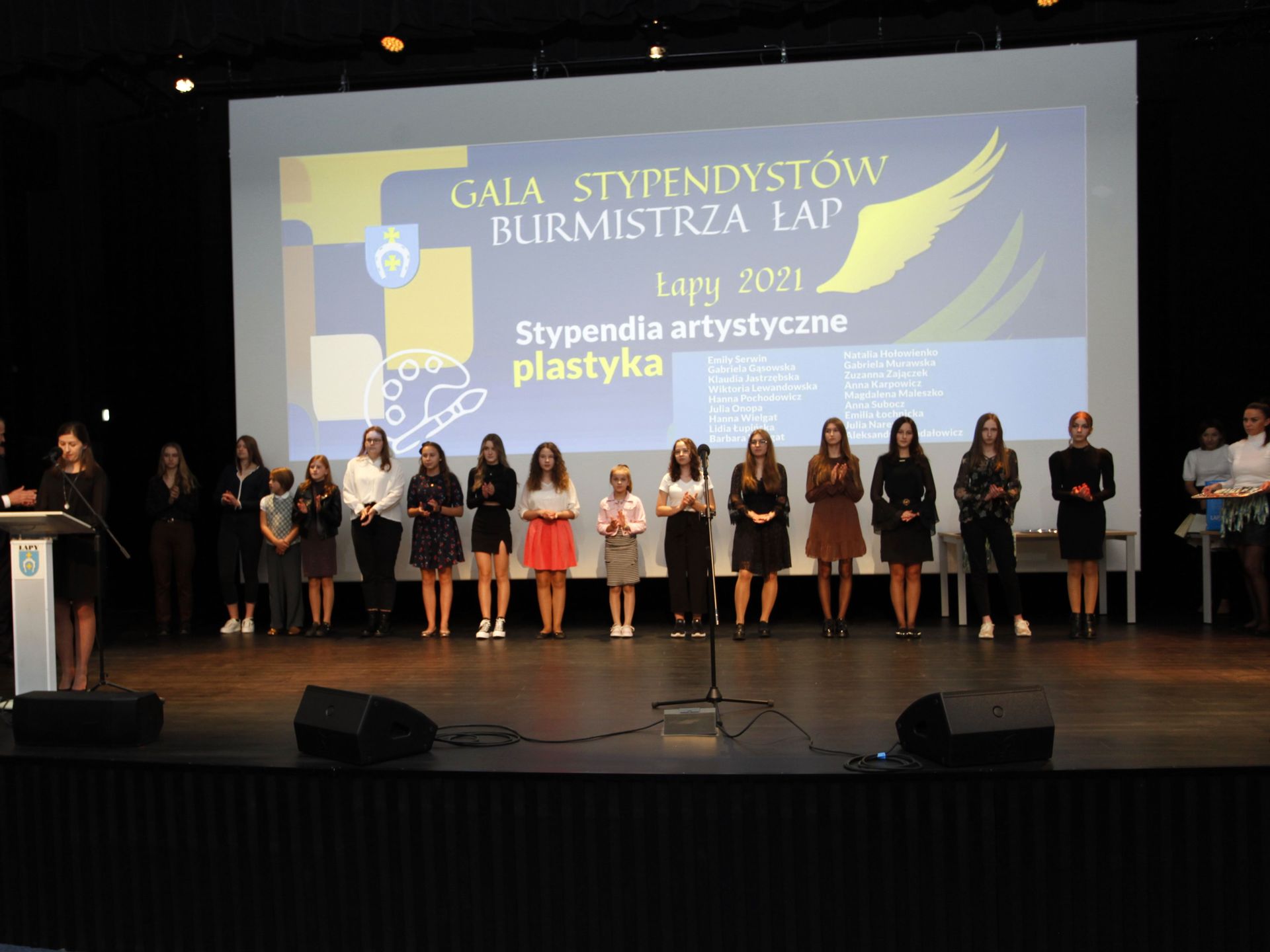 Gala stypendystów Burmistrza Łap. Sala widowiskowa DKLapy.PL