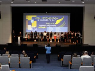 Gala stypendystów Burmistrza Łap. Sala widowiskowa DKLapy.PL