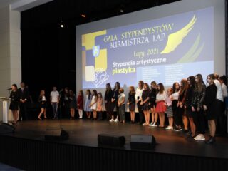 Gala stypendystów Burmistrza Łap. Sala widowiskowa DKLapy.PL
