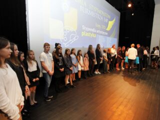 Gala stypendystów Burmistrza Łap. Sala widowiskowa DKLapy.PL