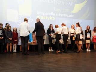Gala stypendystów Burmistrza Łap. Sala widowiskowa DKLapy.PL