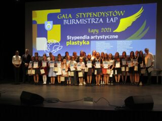 Gala stypendystów Burmistrza Łap. Sala widowiskowa DKLapy.PL