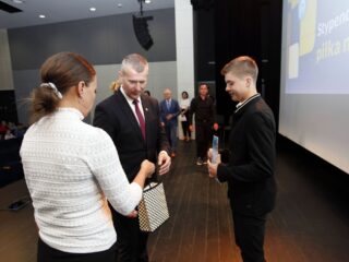 Gala stypendystów Burmistrza Łap. Sala widowiskowa DKLapy.PL