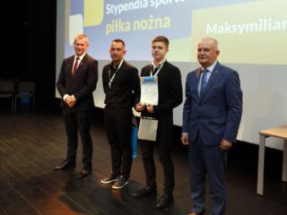 Gala stypendystów Burmistrza Łap. Sala widowiskowa DKLapy.PL