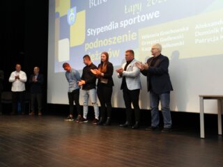 Gala stypendystów Burmistrza Łap. Sala widowiskowa DKLapy.PL