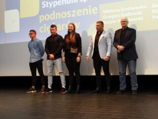 Gala stypendystów Burmistrza Łap. Sala widowiskowa DKLapy.PL