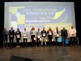 Gala stypendystów Burmistrza Łap. Sala widowiskowa DKLapy.PL