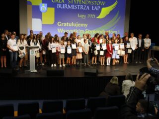 Gala stypendystów Burmistrza Łap. Sala widowiskowa DKLapy.PL