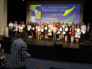 Gala stypendystów Burmistrza Łap. Sala widowiskowa DKLapy.PL