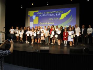 Gala stypendystów Burmistrza Łap. Sala widowiskowa DKLapy.PL