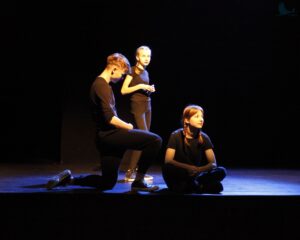 Dom Kultury w Łapach zaprasza na premierowe przedstawienie Teatru Kaprys „Ballady i niuanse” na podstawie ballad Adama Mickiewicza.