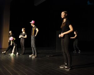 Dom Kultury w Łapach zaprasza na premierowe przedstawienie Teatru Kaprys „Ballady i niuanse” na podstawie ballad Adama Mickiewicza.