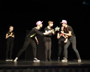 Dom Kultury w Łapach zaprasza na premierowe przedstawienie Teatru Kaprys „Ballady i niuanse” na podstawie ballad Adama Mickiewicza.