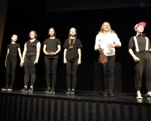 Dom Kultury w Łapach zaprasza na premierowe przedstawienie Teatru Kaprys „Ballady i niuanse” na podstawie ballad Adama Mickiewicza.