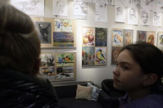 wystawa pracowni Trzy Kolory. Dom Kultury w Łapach