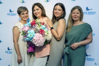 Magia Muzyki to spektakl taneczny, wokalny i instrumentalny przygotowany przez uczestników pracowni nauki gry na skrzypcach i pianinie, nauki śpiewu oraz tańca, prezentujący tegoroczne osiągnięcia uczestników wymienionych pracowni.