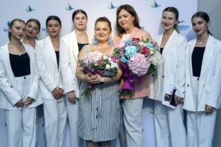 Magia Muzyki to spektakl taneczny, wokalny i instrumentalny przygotowany przez uczestników pracowni nauki gry na skrzypcach i pianinie, nauki śpiewu oraz tańca, prezentujący tegoroczne osiągnięcia uczestników wymienionych pracowni.