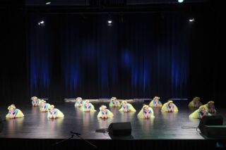 Magia Muzyki to spektakl taneczny, wokalny i instrumentalny przygotowany przez uczestników pracowni nauki gry na skrzypcach i pianinie, nauki śpiewu oraz tańca, prezentujący tegoroczne osiągnięcia uczestników wymienionych pracowni.